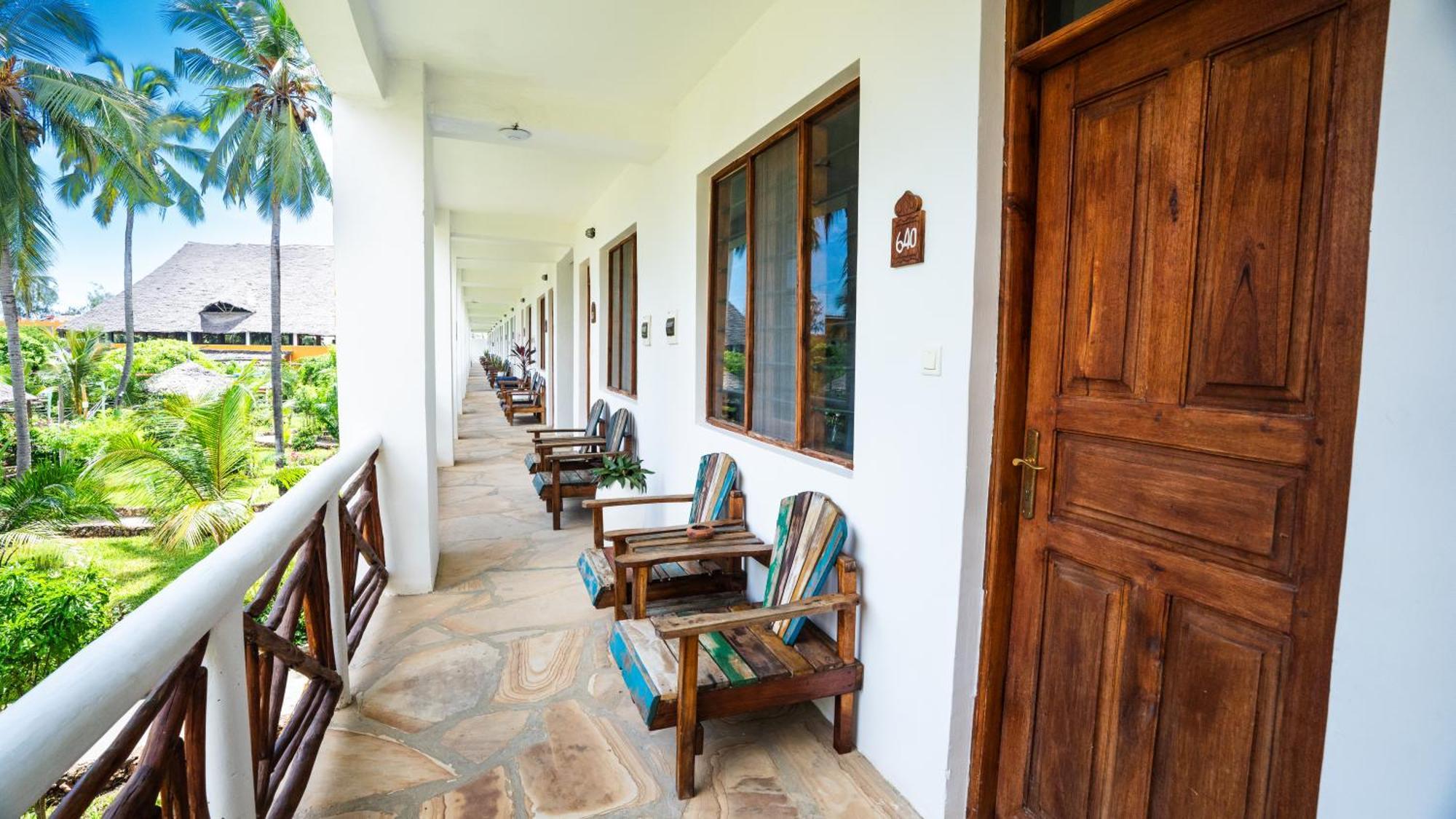 Suite Mangrove-Pool view family,1756475852:JPEG